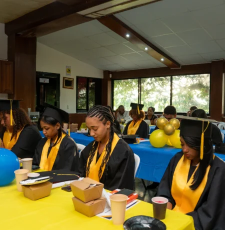 mision-emmanuel-educacion-graduados